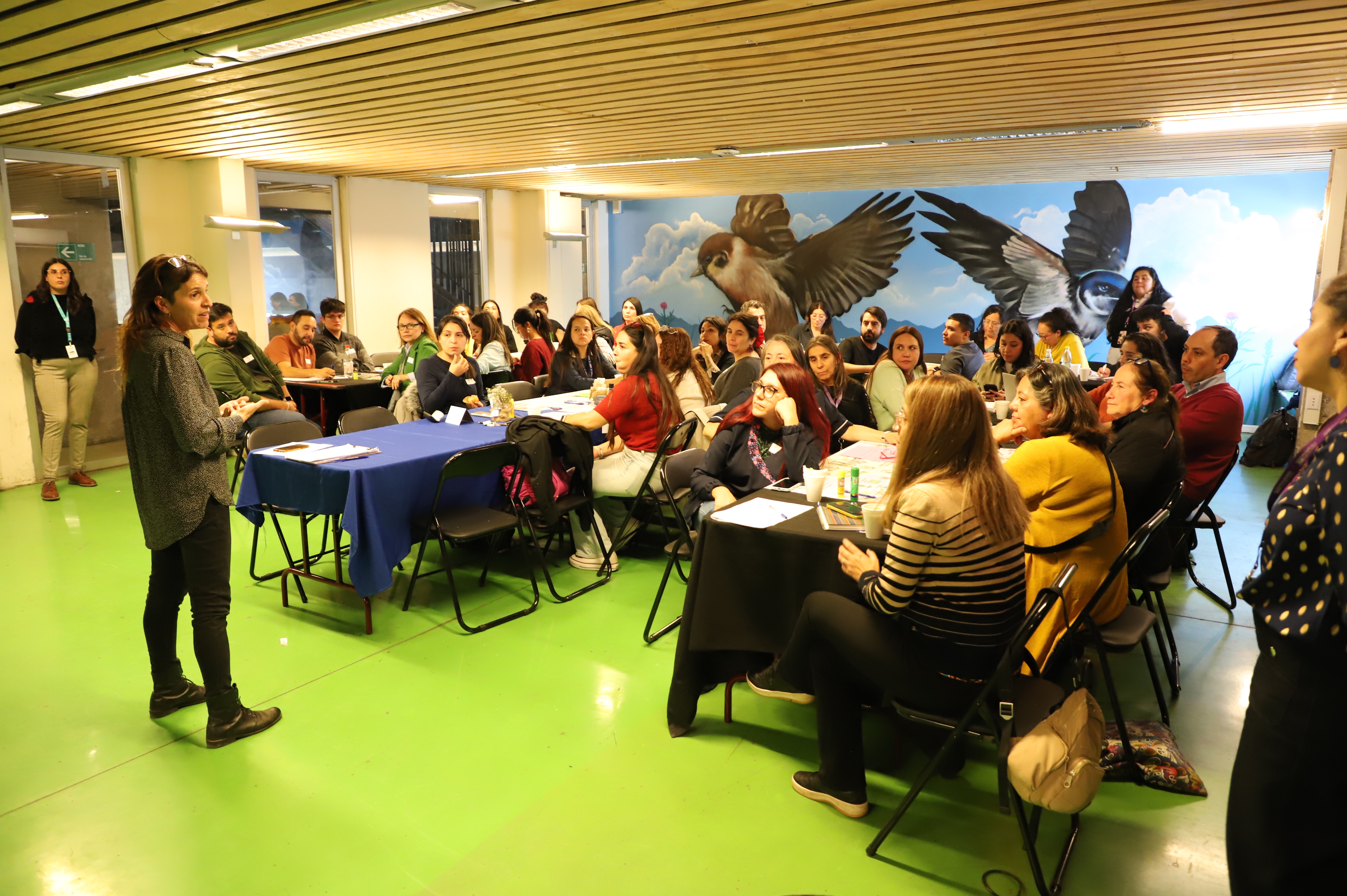 EXPOSICIÓN DEL ÁREA DE EDUCACIÓN DE VILLA GRIMALDI A DOCENTES Y PROFESIONALES DE LA EDUCACIÓN DE PEÑALOLÉN.