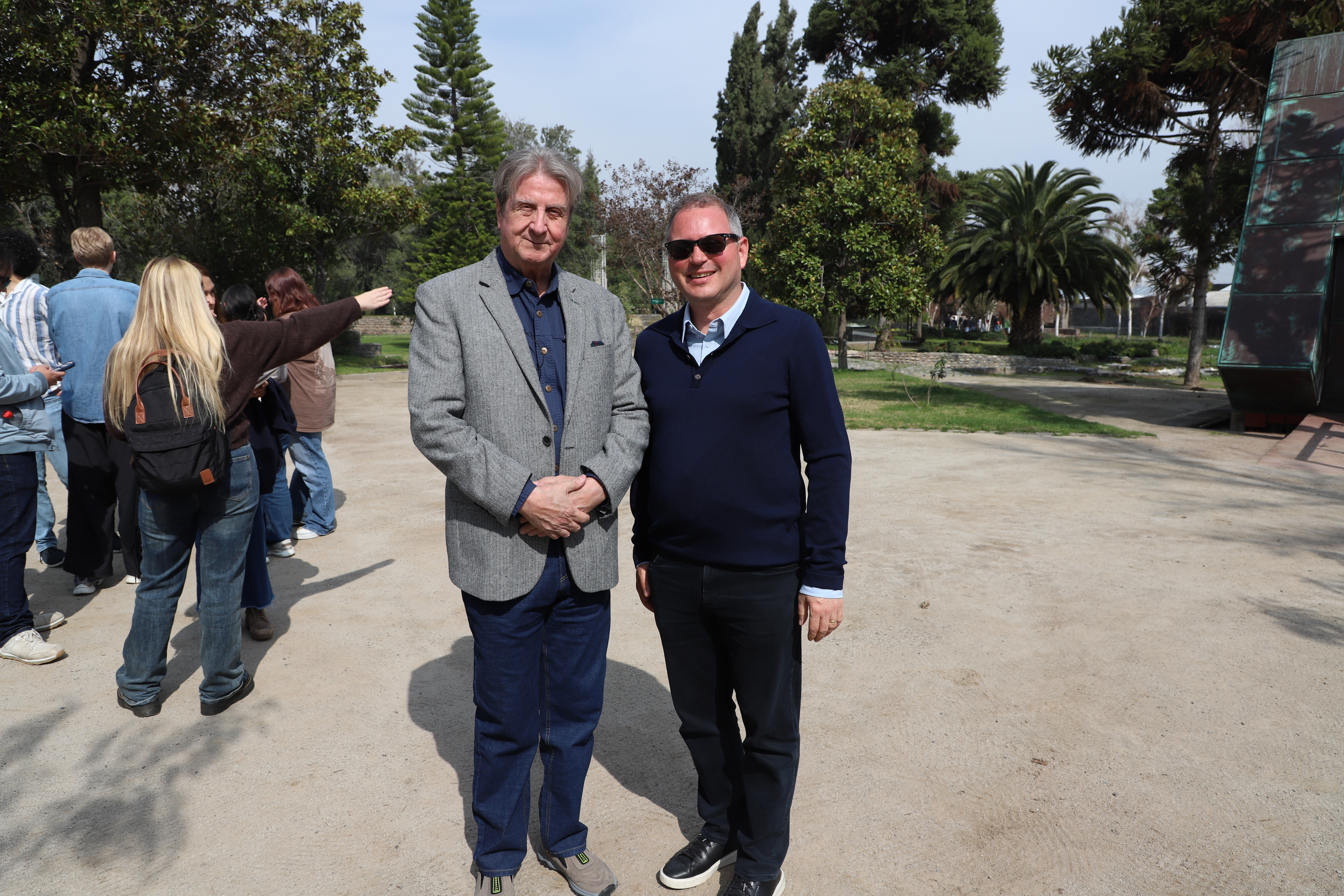 MEMORIAS COMPARTIDAS Y ALERTAS SOBRE EL PRESENTE VISITA DE ACADÉMICO MICHAEL J. LAZZARA Y ESTUDIANTES DE UC DAVIS A VILLA GRIMALDI